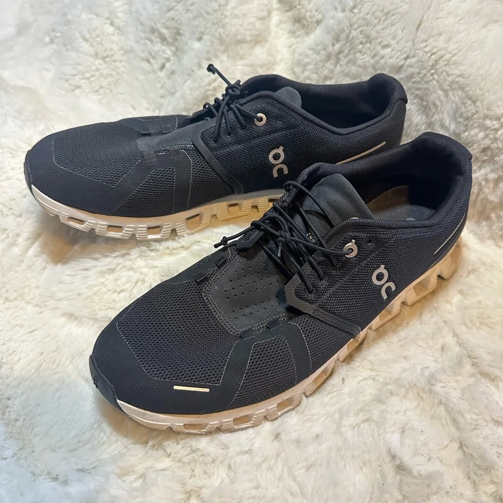 On Cloud 5 Tennis Shoes - Picture 3 of 5